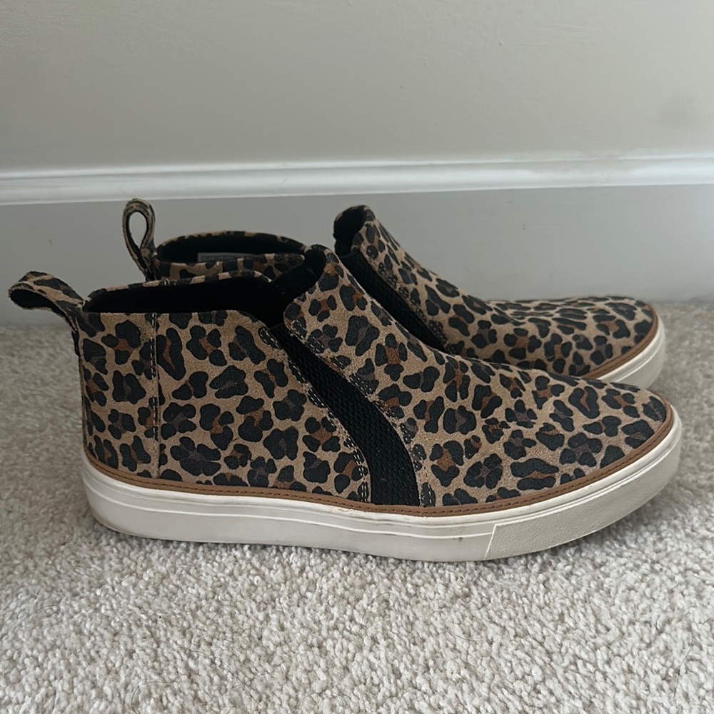 Toms Leopard Pattern Slip-Ons